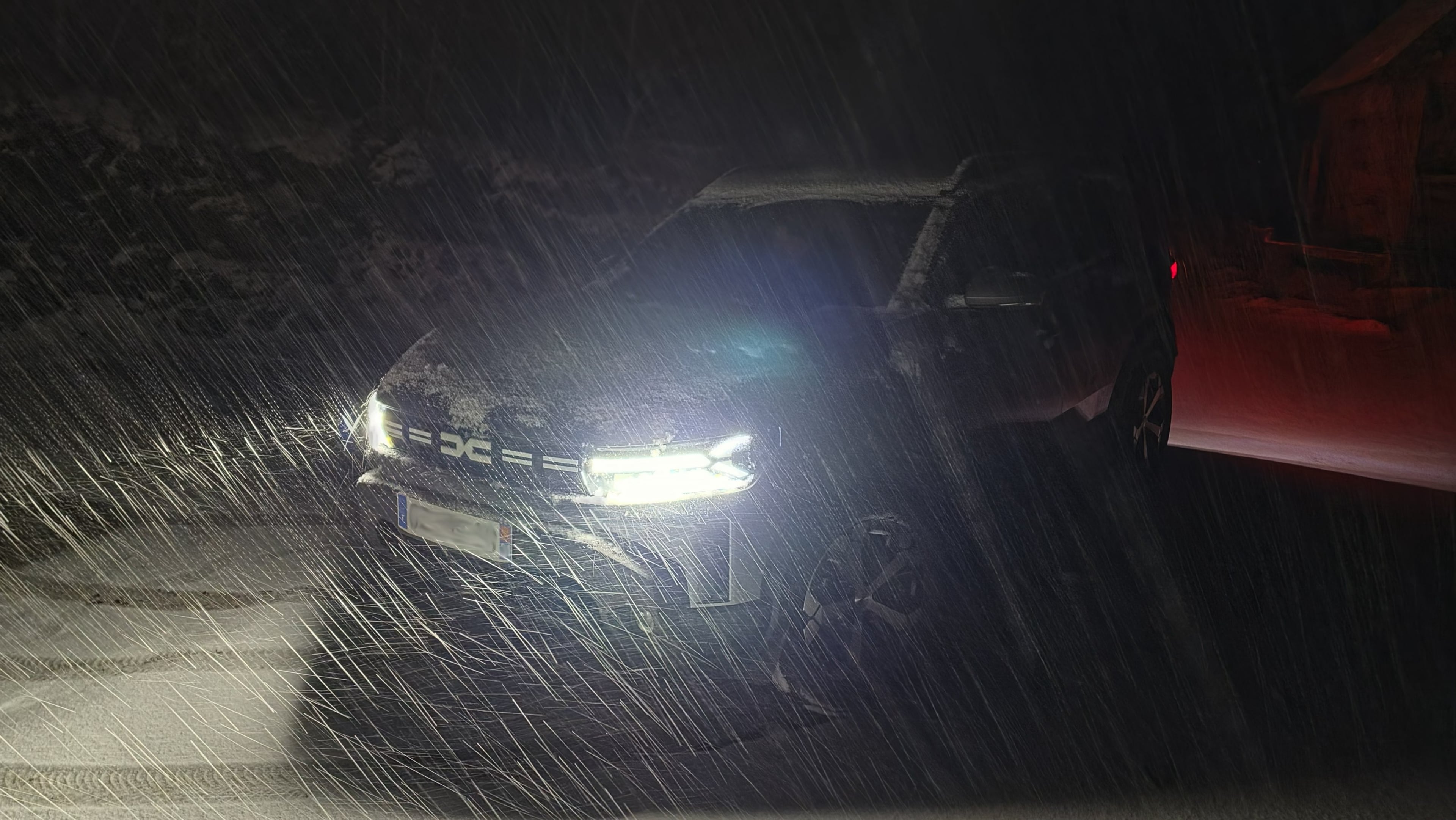 Reprise de la route en urgence à 3h du matin, surpris par la neige !